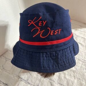 SHADE SHACK FLORIDA BLUE AND RED KEY WEST VACA BEACH MEN’S BUCKET HAT LARGE